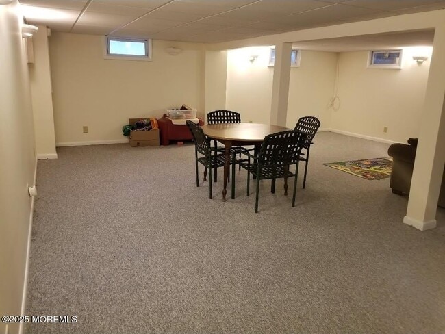 Building Photo - 1210 Tuxedo Pl