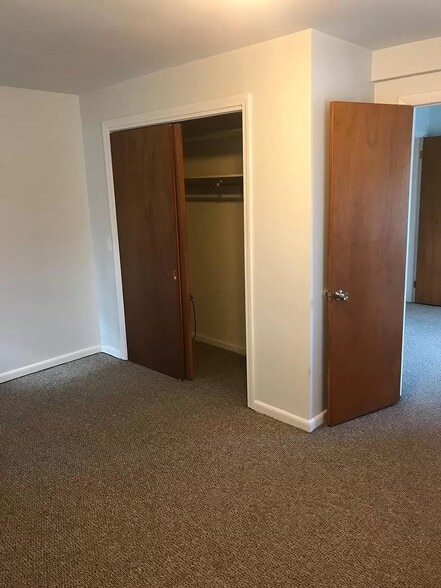 Master Bedroom - 85 Perry St