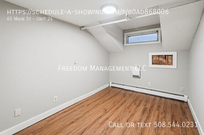 Building Photo - 65 Main St