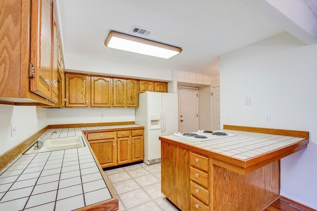 Building Photo - 6139 Little Pine Cir
