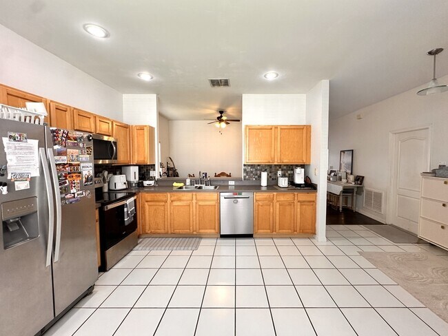 Building Photo - 4226 Waterside Pointe Cir