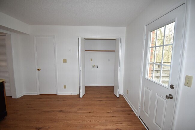 Building Photo - 3264 Tower Dr
