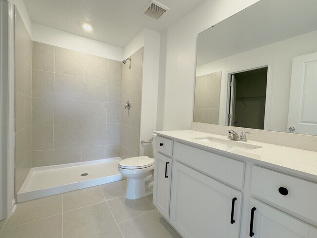 Building Photo - 3079 Totem Rd