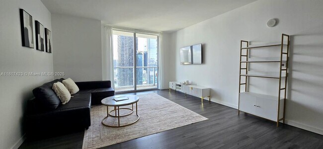 Building Photo - 1100S S Miami Ave