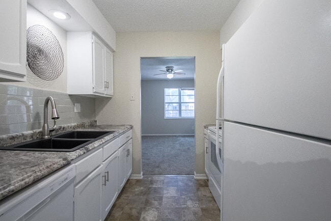 Building Photo - 10724 W 88th Terrace