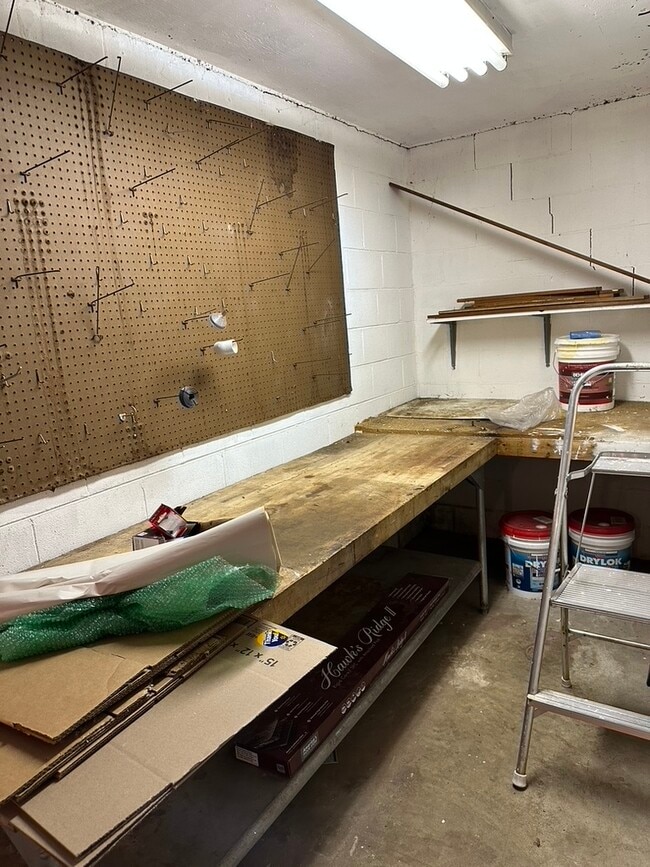 Building Photo - 5120 Candies Creek Ridge Rd