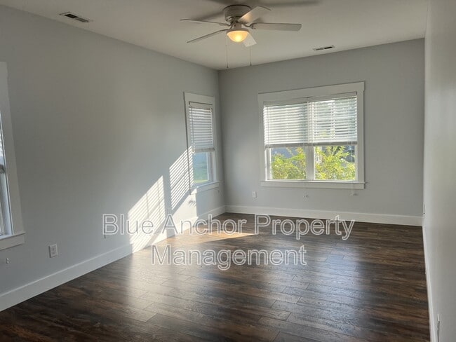 Building Photo - 153 Leeward Ln