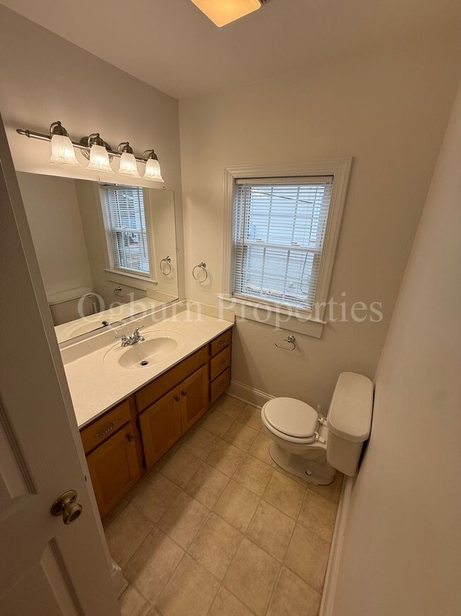 Building Photo - Cherokee Ln-4BR/1.5BA-Ardmore HOME!!!