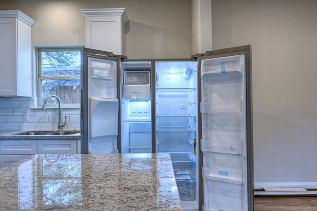 Building Photo - 9638 WARM Spgs