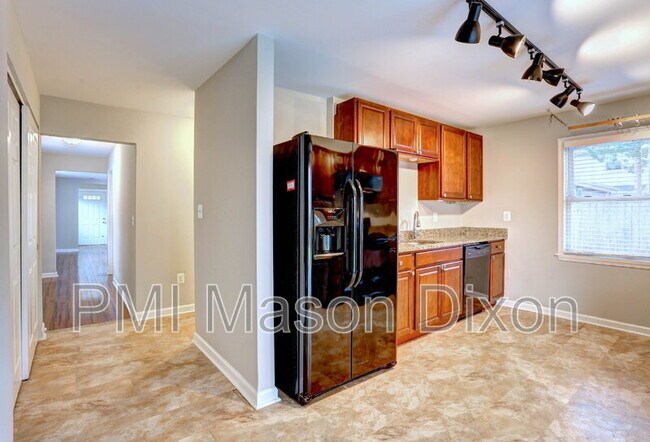Building Photo - 1651 Elkridge Dr