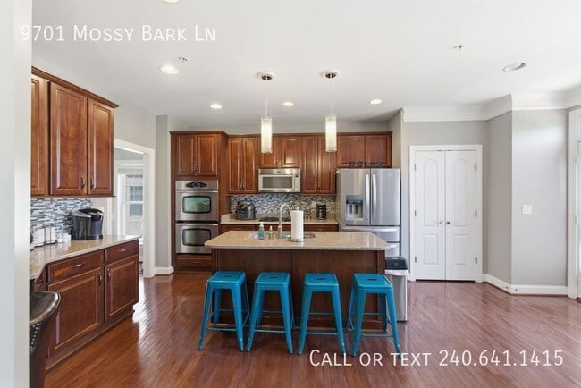 Building Photo - 9701 Mossy Bark Ln