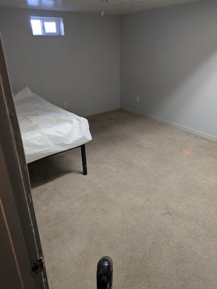 Building Photo - 589 W 200 N