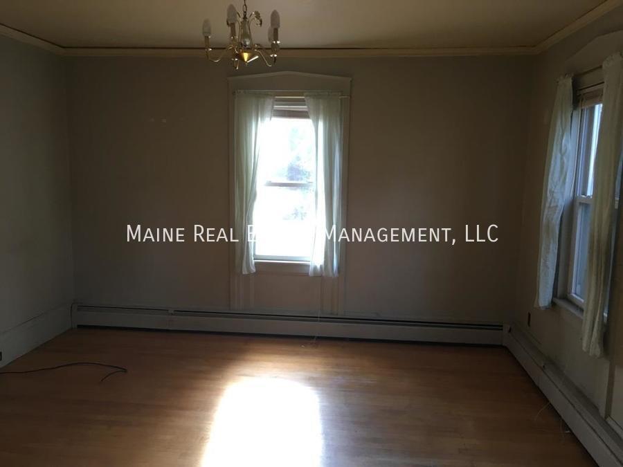 Building Photo - 15 Elm St