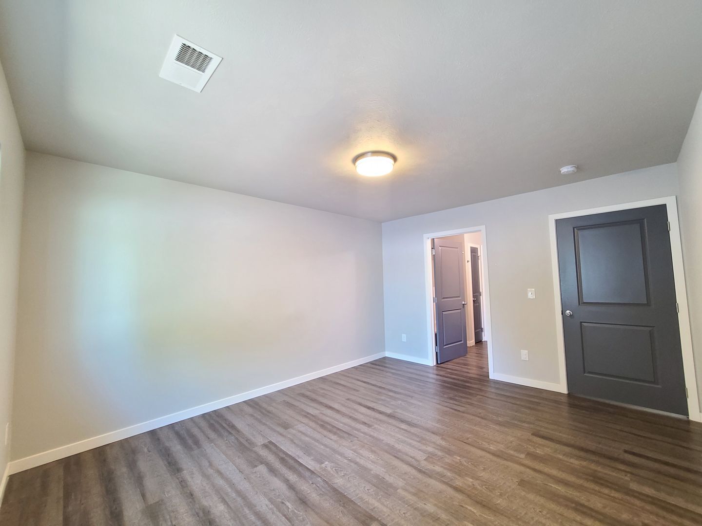 Building Photo - 3014 N Gillis Ct