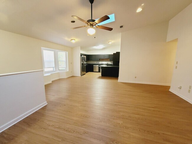 Building Photo - 1555 San Luis Rd