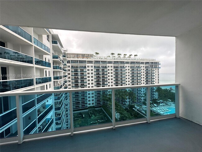 Building Photo - 2301 Collins Ave