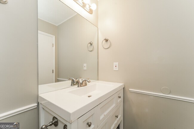 Building Photo - 8524 Cedar Creek Ridge