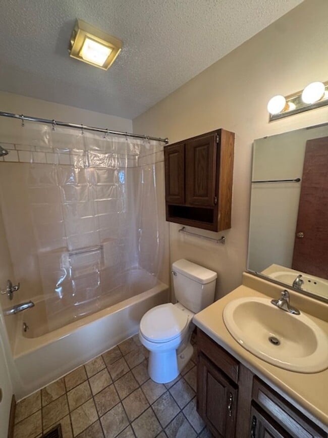 Building Photo - 2007 Hillside Ave