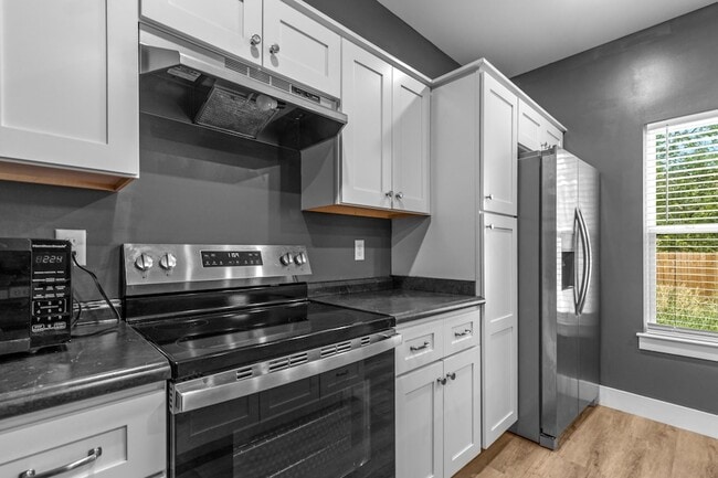 Building Photo - 4718 Metro Park Ln