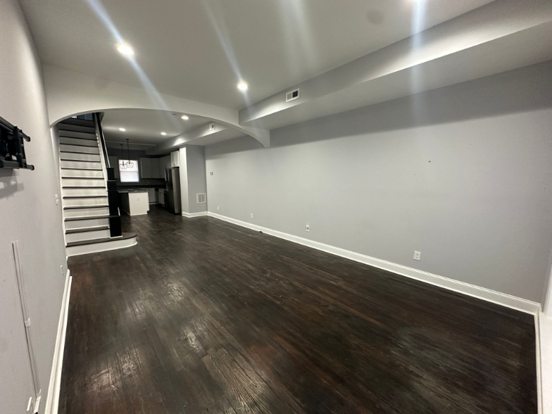 Building Photo - 407 N Lakewood Ave