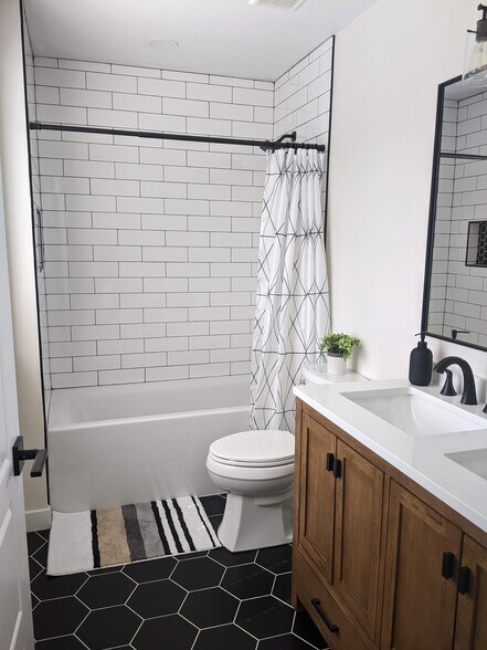 Building Photo - 497 S 750 E