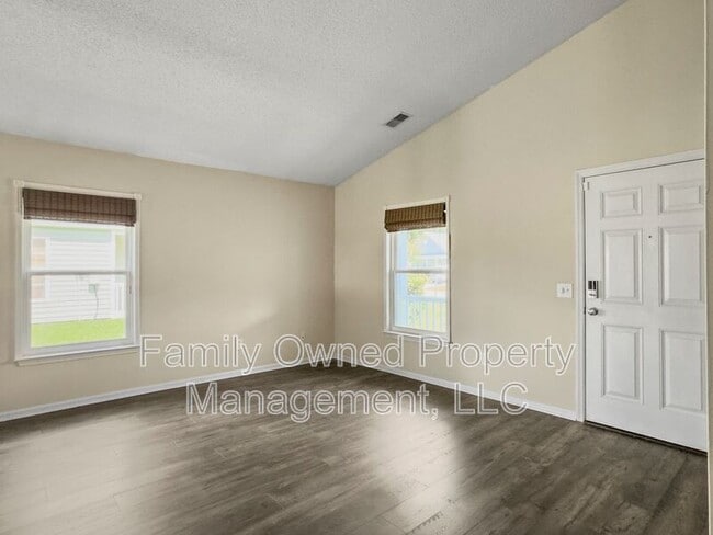 Building Photo - 72 Blue Jasmine Ln