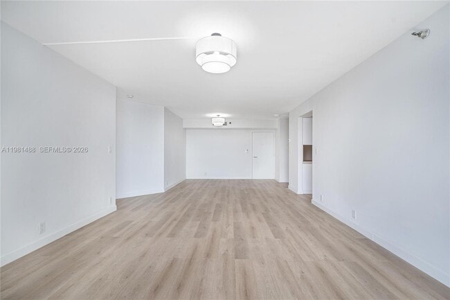 Building Photo - 19101 NE 36th Pl