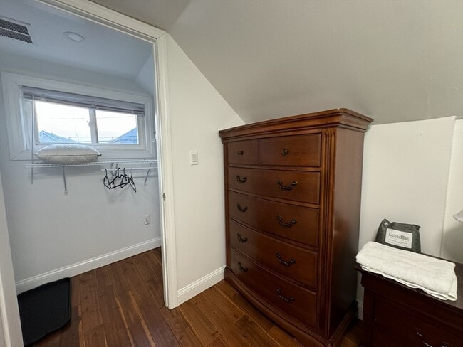 Building Photo - 16 Homestead Ave