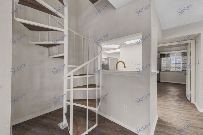 Building Photo - 5590 Spring Valley Rd