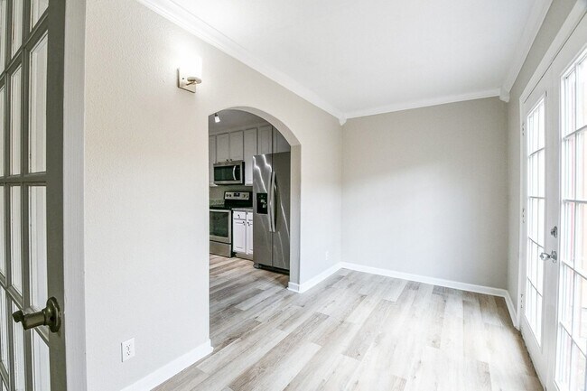 Building Photo - 2585 Marilee Ln