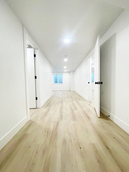 Master Suite 2 - 491 S Otis St