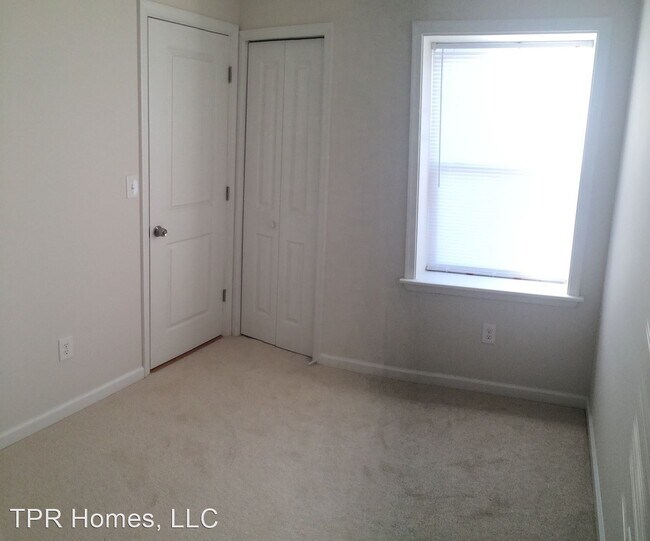 Building Photo - 3 br, 1.5 bath House - 2646 E Mayfield St