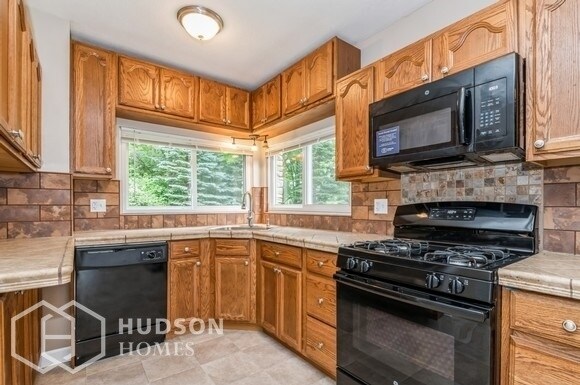 Building Photo - AVAILABLE NOW! - 3706 Eastern Rd, Norton, ...