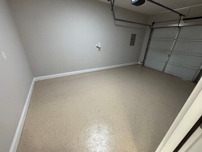 Building Photo - 729 Benelli Ct