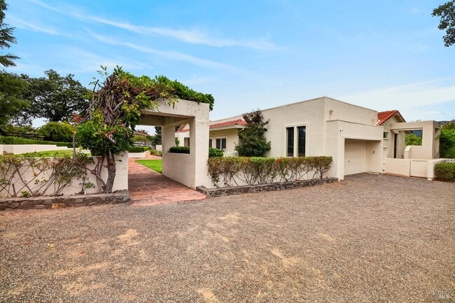 Building Photo - 15644 Arnold Dr