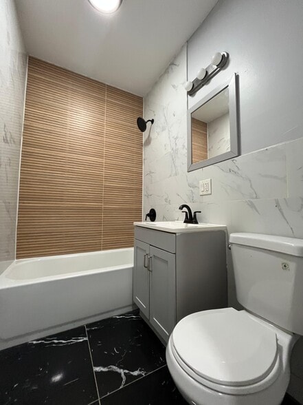 Building Photo - 316 Summit Ave