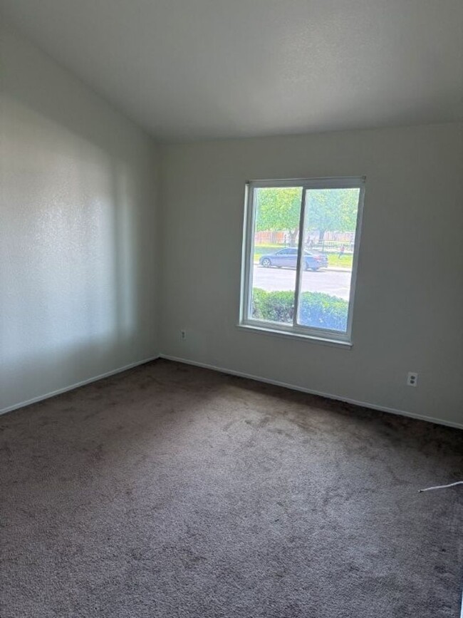 Building Photo - Modern 3 Bedroom Condo w/ Garage Vacaville...