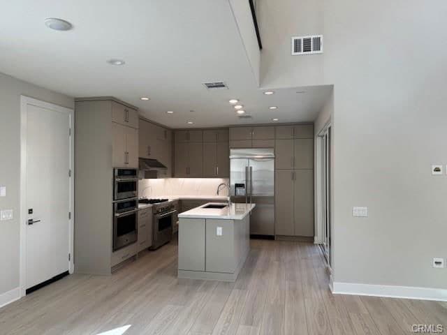 Building Photo - 705 Olivier Dr