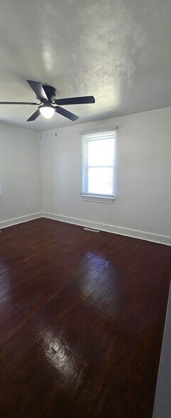 Building Photo - 818 Coolidge St