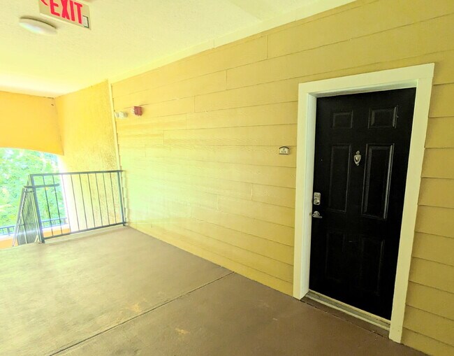 Building Photo - "September Rent Free! - Beautiful 2/2 Southside Condo On Gate Parkway with Lots of Amenities!"