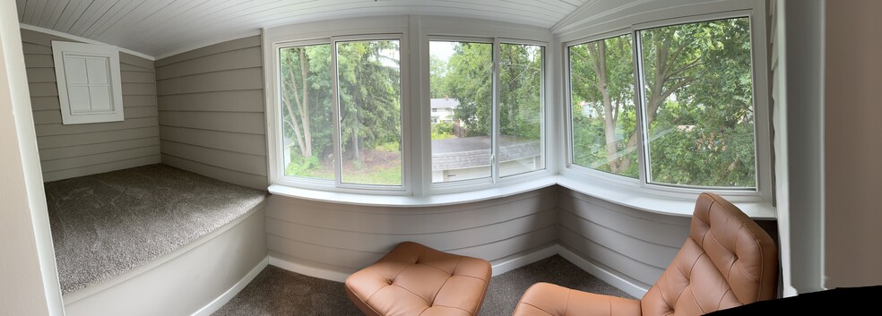 Building Photo - 17640 Larchwood Ave