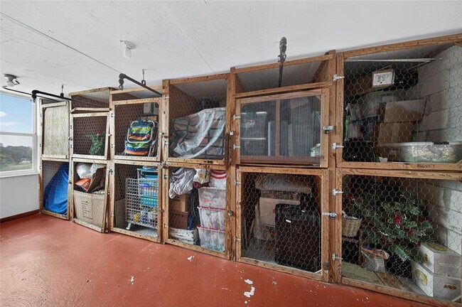 Building Photo - 1800 N Andrews Ave