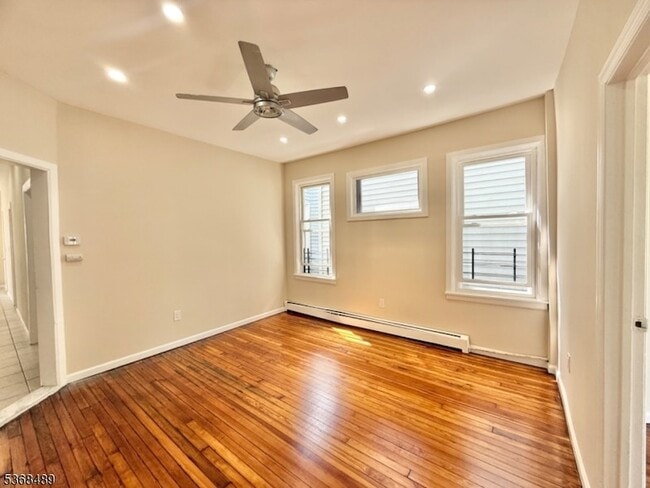 Building Photo - 532 S 20th St