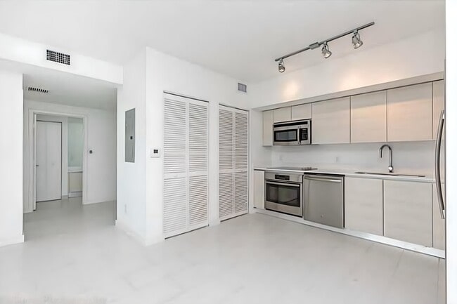 Building Photo - 4250 Biscayne Blvd