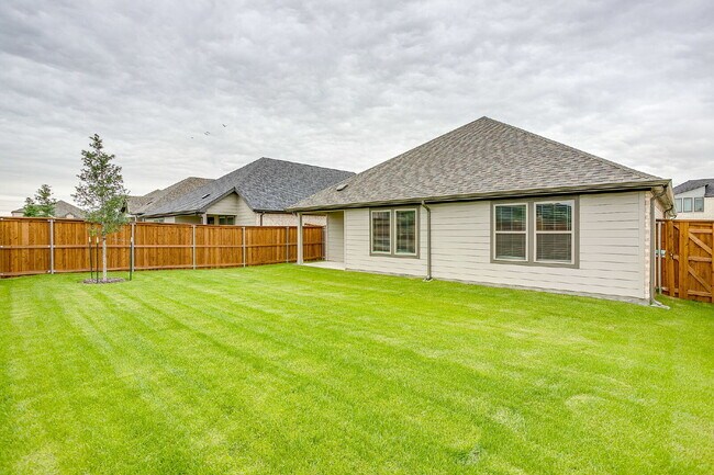 Building Photo - Brand New Build Near Alliance Airport!