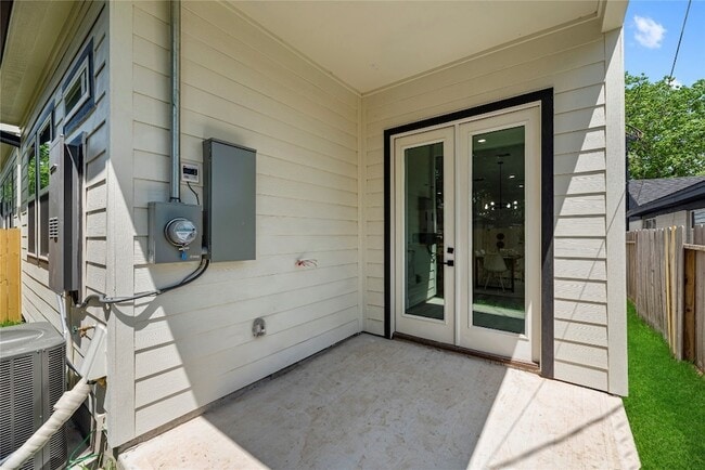 Building Photo - 7210 England St