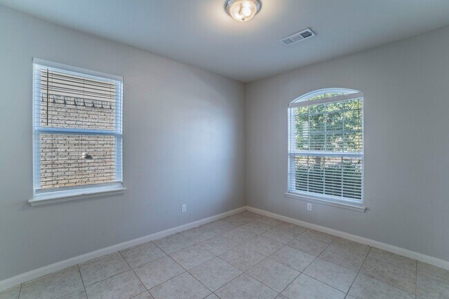 Building Photo - 6220 Obsidian Creek Dr