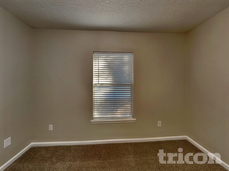Building Photo - 6529 Sandlers Preserve Dr