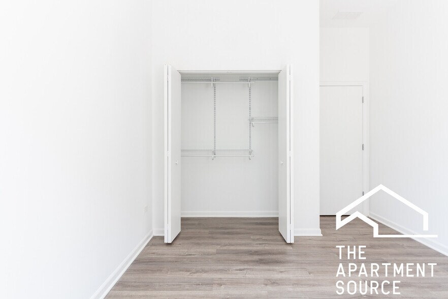 Building Photo - 2550 S Wabash Ave