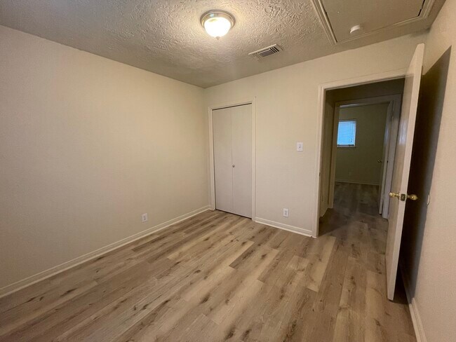 Building Photo - 14745 Liberty St